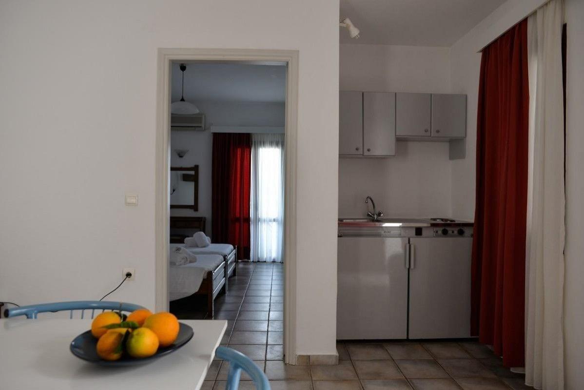 Eva Suites & Apartments Agia Marina Exteriér fotografie