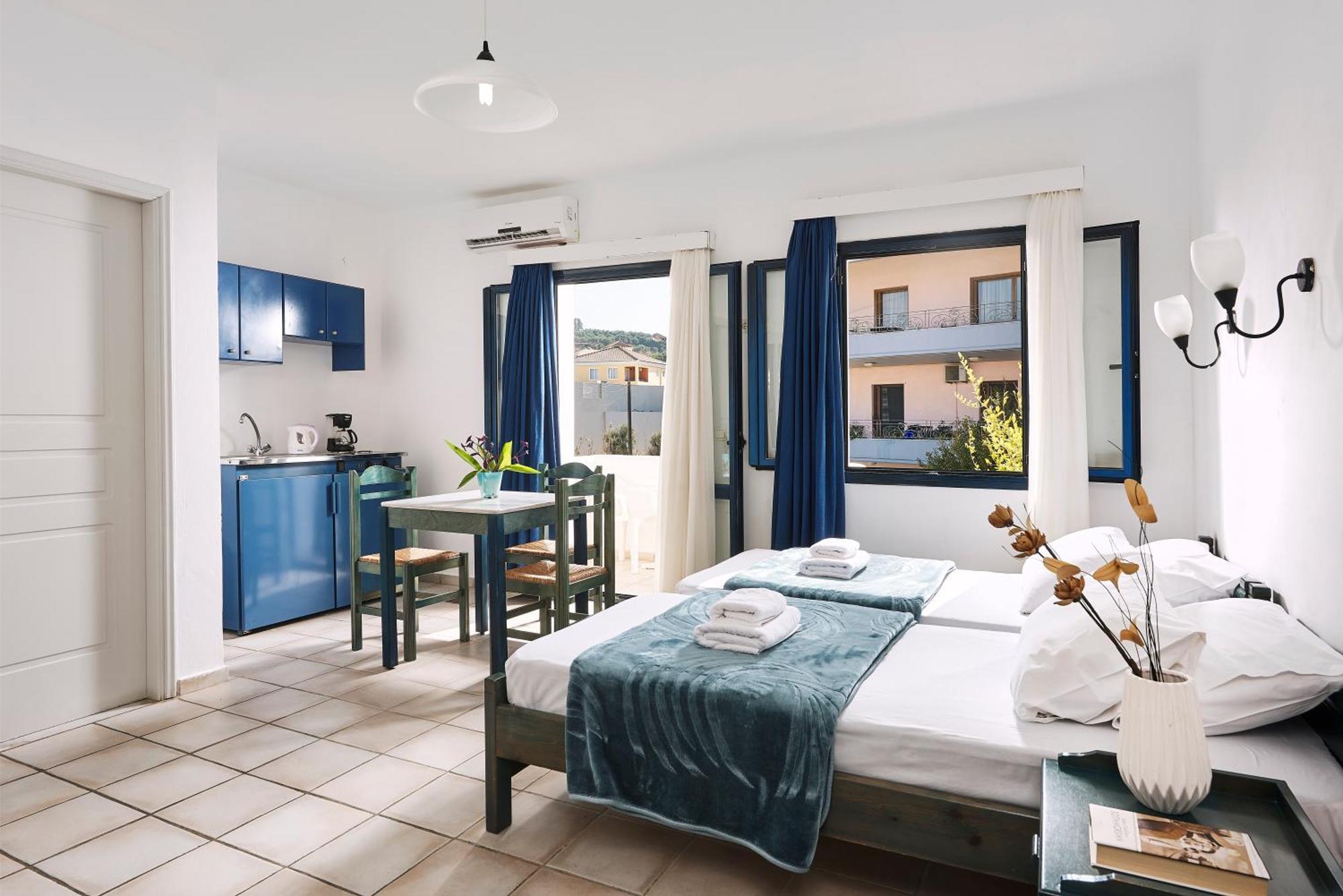 Eva Suites & Apartments Agia Marina Exteriér fotografie