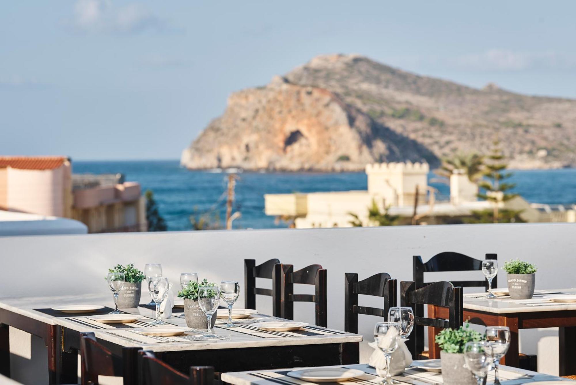 Eva Suites & Apartments Agia Marina Exteriér fotografie