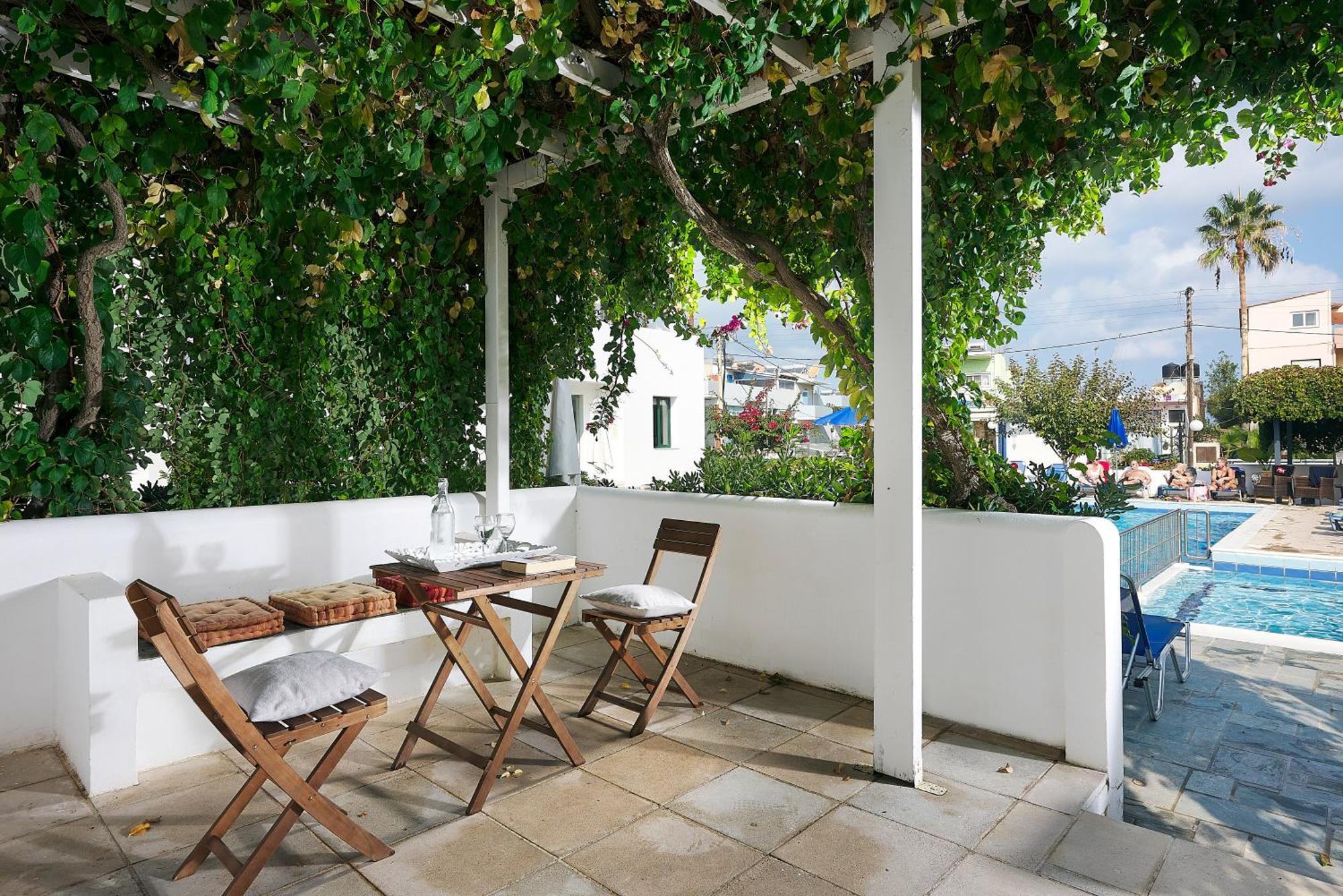 Eva Suites & Apartments Agia Marina Pokoj fotografie