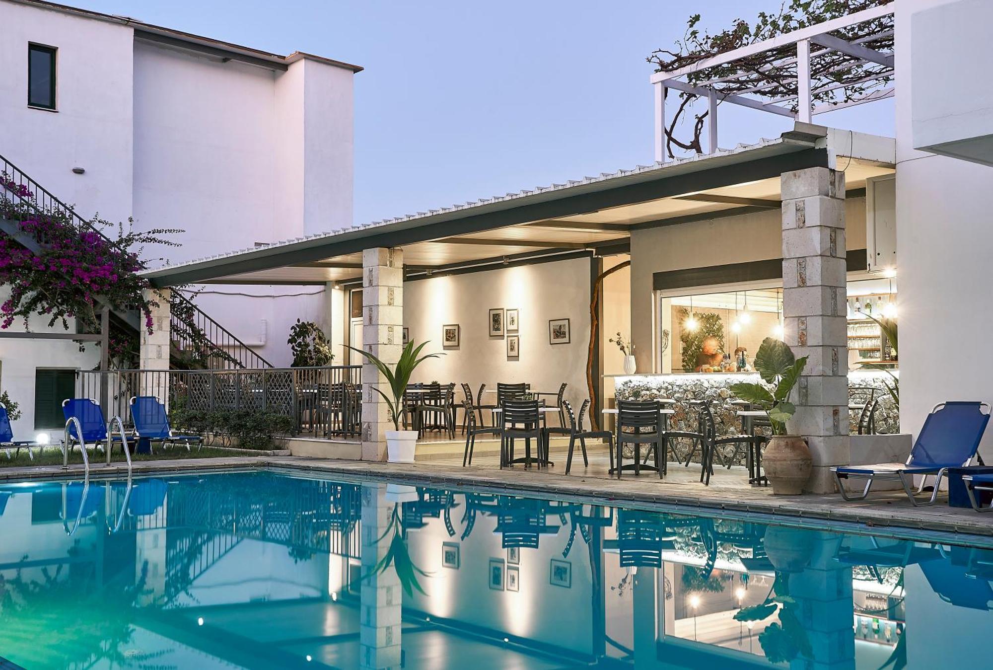 Eva Suites & Apartments Agia Marina Exteriér fotografie