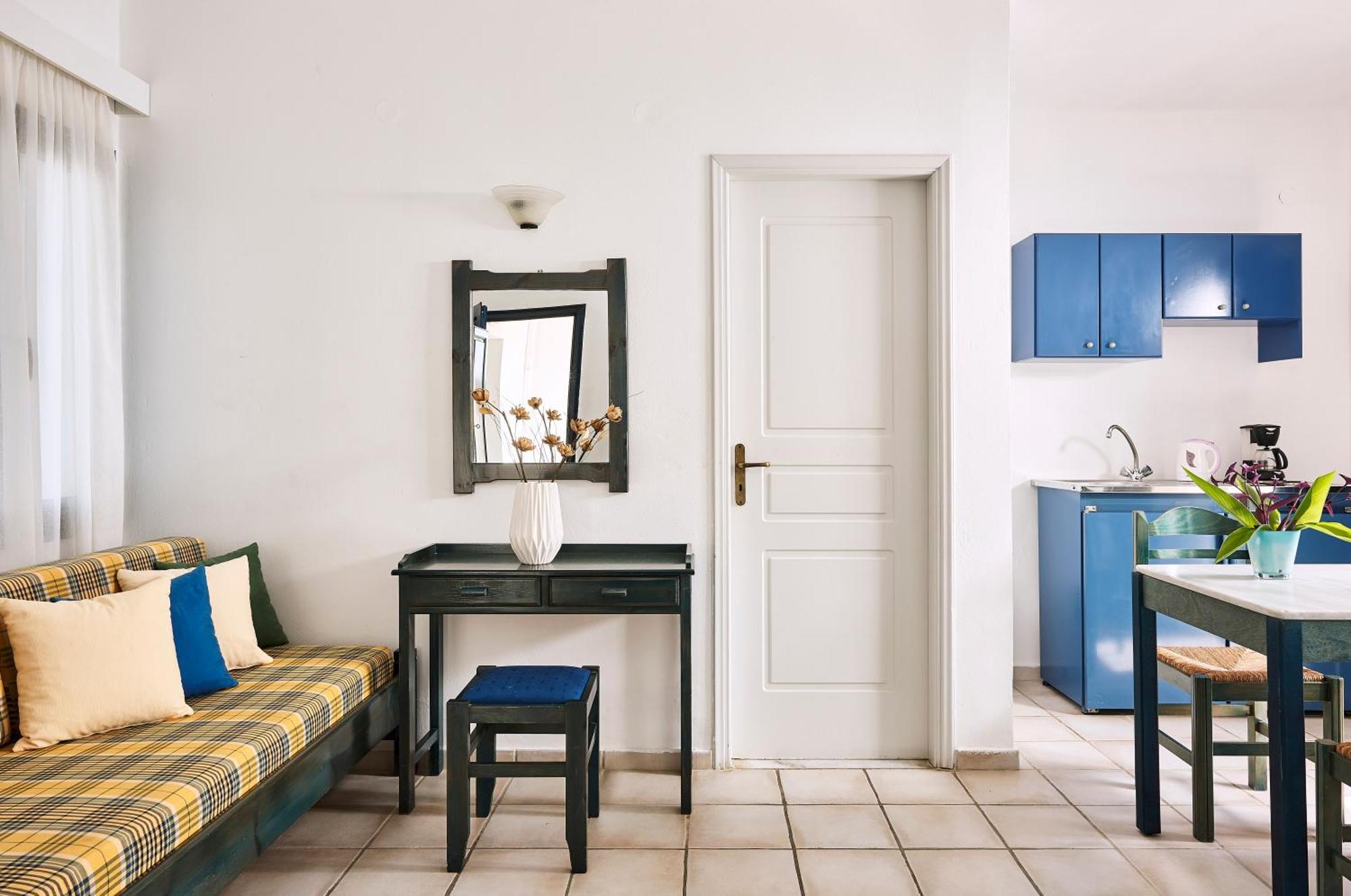 Eva Suites & Apartments Agia Marina Pokoj fotografie
