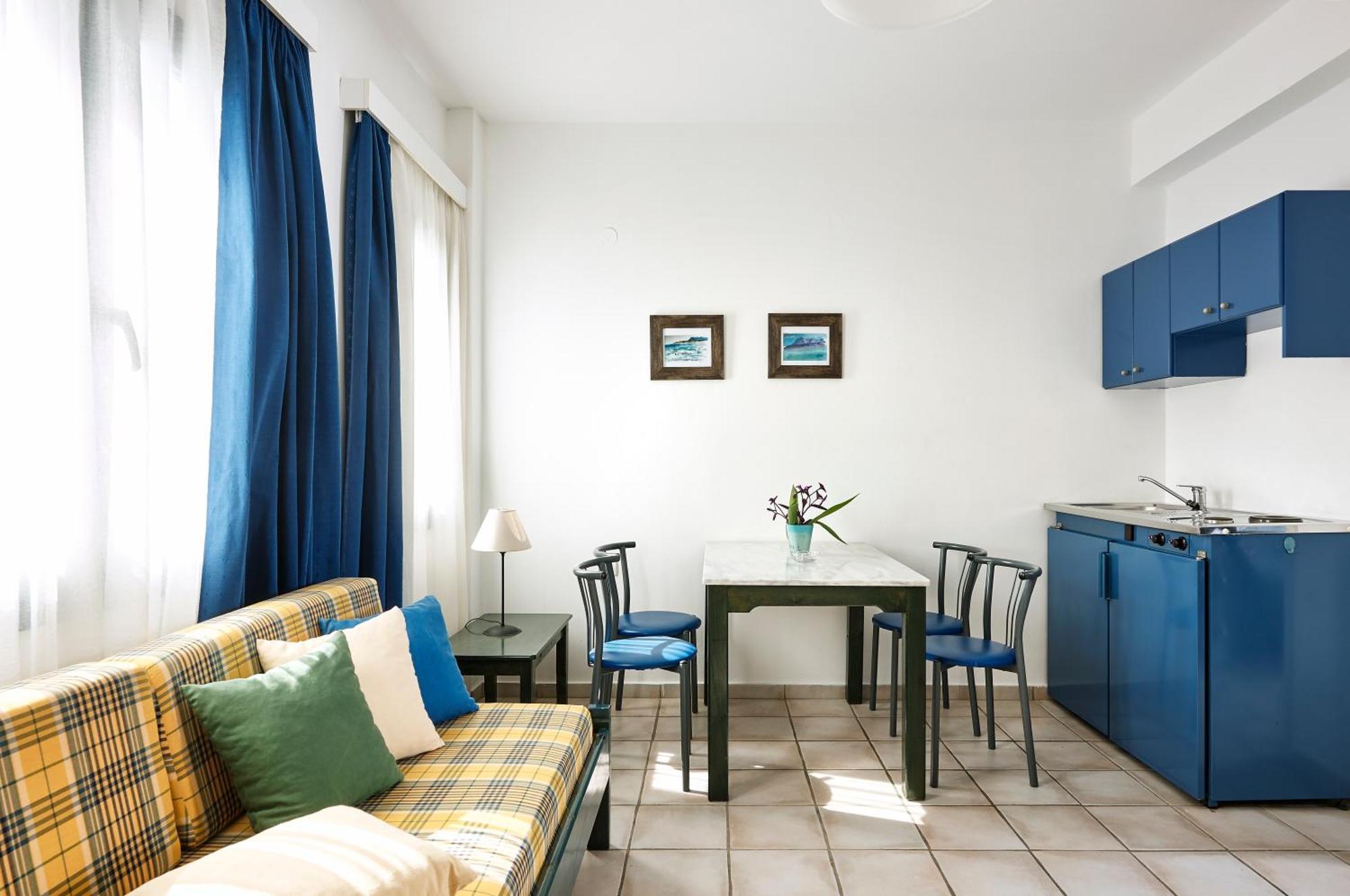 Eva Suites & Apartments Agia Marina Pokoj fotografie