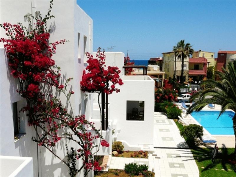 Eva Suites & Apartments Agia Marina Exteriér fotografie