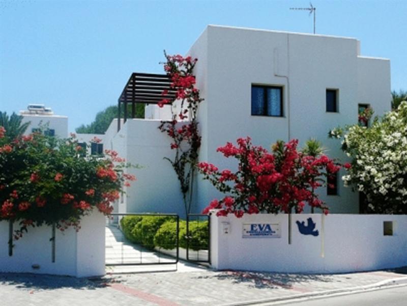 Eva Suites & Apartments Agia Marina Exteriér fotografie